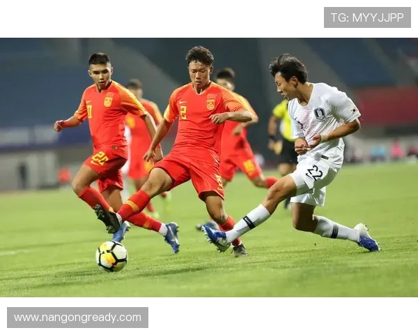 斯温登俱乐部宣布新赛季阵容调整引发球迷热议 多名新援加盟助力升级目标